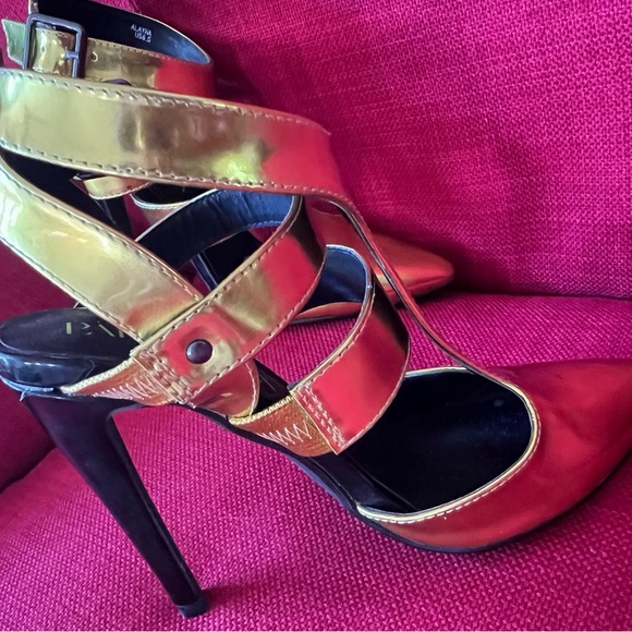 Shoes - Picture 4 of 10